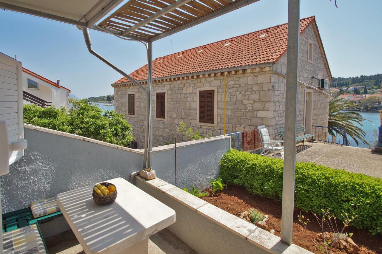 Apartments Suda Lumbarda Exterior foto